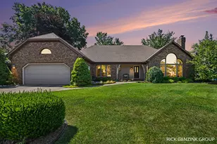 400 W 35th St, Holland, MI 49423 - Photo 3