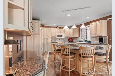 400 W 35th Street, Holland, MI 49423 - Photo 11