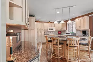 400 W 35th St, Holland, MI 49423 - Photo 11