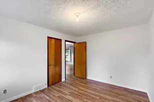 459 Dale Ave, Benton Harbor, MI 49022 - Photo 11