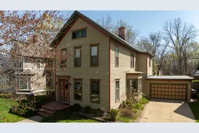130 College Avenue NE, Grand Rapids, MI 49503 - Photo 3