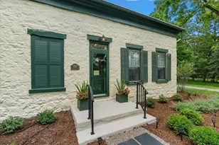 1575 Earhart Rd, Ann Arbor, MI 48105 - Photo 3