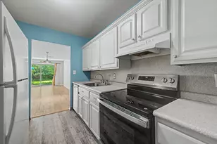 624 Watersedge Dr, Ann Arbor, MI 48105 - Photo 17