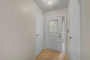 624 Watersedge Dr, Ann Arbor, MI 48105 - Photo 5