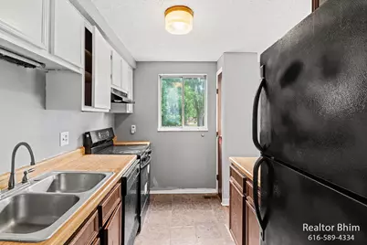 6007 Rockingham Drive, Lansing, MI 48911 - Photo 17
