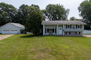 57089 Linda Ave, Three Rivers, MI 49093 - Photo 1
