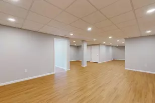 3019 N Spurway Dr, Ann Arbor, MI 48105 - Photo 35