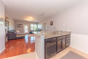 1042 W Summerfield Gln Cir, Ann Arbor, MI 48103 - Photo 7