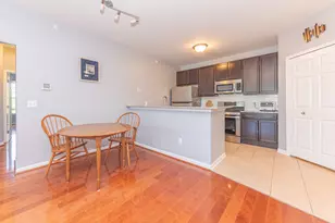 1042 W Summerfield Gln Cir, Ann Arbor, MI 48103 - Photo 11