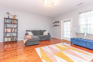 1042 W Summerfield Gln Cir, Ann Arbor, MI 48103 - Photo 15