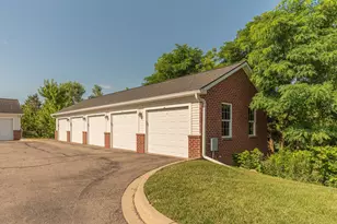 1042 W Summerfield Gln Cir, Ann Arbor, MI 48103 - Photo 35