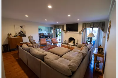 23355 Robert John Street, Saint Clair Shores, MI 48080 - Photo 9