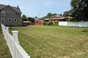 307 Perry St, Albion, MI 49224 - Photo 27