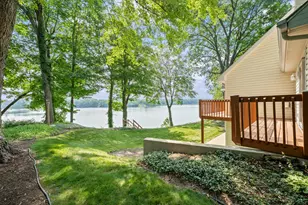 9895 Lakeview Dr, Berrien Springs, MI 49103 - Photo 57