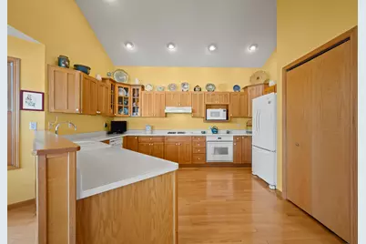 9895 Lakeview Drive, Berrien Springs, MI 49103 - Photo 19