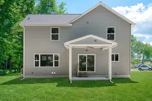 570 W Wildwood Dr, Owosso, MI 48867 - Photo 11