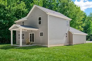 570 W Wildwood Dr, Owosso, MI 48867 - Photo 9