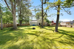 769 S Pine Ave, White Cloud, MI 49349 - Photo 5