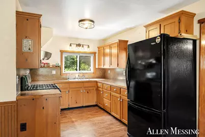 769 S Pine Avenue, White Cloud, MI 49349 - Photo 9