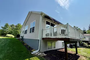 874 Chamberlain Ct, Jackson, MI 49203 - Photo 3