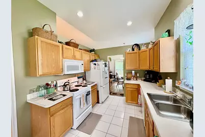 874 Chamberlain Court #9, Jackson, MI 49203 - Photo 5