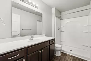 1010 W Villas Dr, Vicksburg, MI 49097 - Photo 13