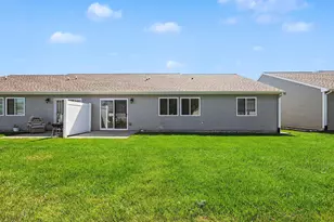 1010 W Villas Dr, Vicksburg, MI 49097 - Photo 17