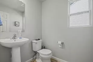 809 Hollyhock Dr, Greenville, MI 48838 - Photo 9