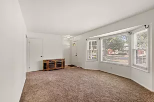 1924 Plymouth Terrace SE, Grand Rapids, MI 49506 - Photo 5