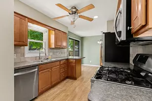 1924 Plymouth Terrace SE, Grand Rapids, MI 49506 - Photo 11