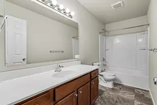 1040 Broken Ridge Dr, Lansing, MI 48917 - Photo 13