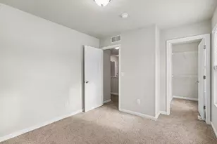 1040 Broken Ridge Dr, Lansing, MI 48917 - Photo 19