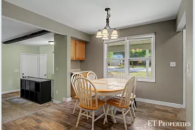 2440 Saratoga Drive NE, Grand Rapids, MI 49525 - Photo 9