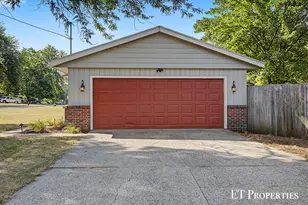 2440 Saratoga Dr NE, Grand Rapids, MI 49525 - Photo 3