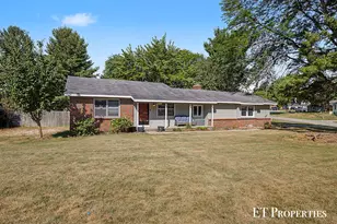 2440 Saratoga Dr NE, Grand Rapids, MI 49525 - Photo 37