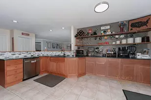 275 Jacaranda Dr, Battle Creek, MI 49015 - Photo 11