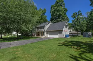 275 Jacaranda Dr, Battle Creek, MI 49015 - Photo 3