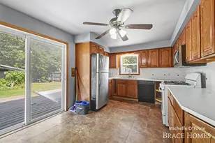 5409 Madison Ave SE, Grand Rapids, MI 49548 - Photo 5