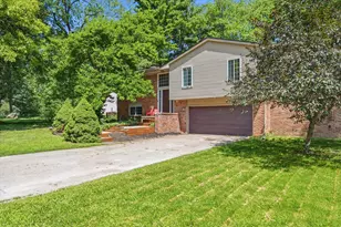 7737 Collingwood Dr, Brighton, MI 48114 - Photo 3