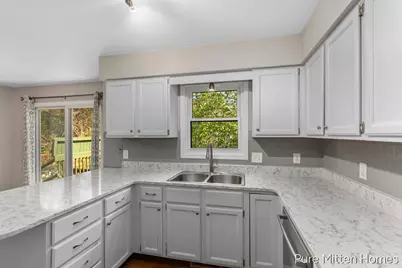 2047 Wolfboro Drive SE, Grand Rapids, MI 49508 - Photo 9