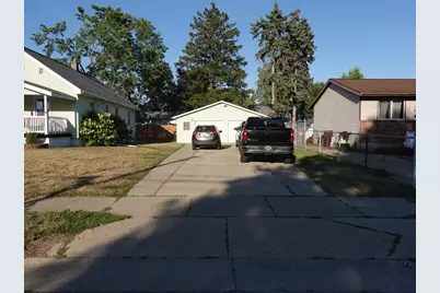 1620 Burlingame Avenue SW, Wyoming, MI 49509 - Photo 3