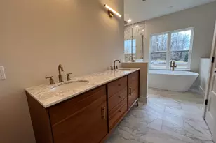 9412 Grand Summit Dr, Fenton, MI 48430 - Photo 17