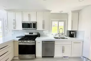 727 Treasure Island Dr, Mattawan, MI 49071 - Photo 7