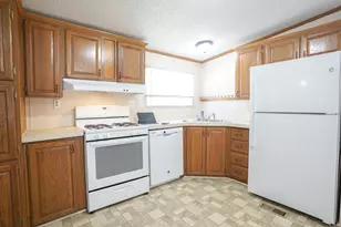 8260 Earls Ct, Kalamazoo, MI 49009 - Photo 11
