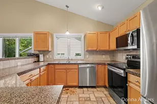 17517 Park Pl Cir, Spring Lake, MI 49456 - Photo 9