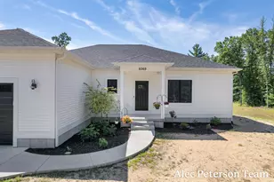 6069 Ruthie Ln, Fruitport, MI 49415 - Photo 3