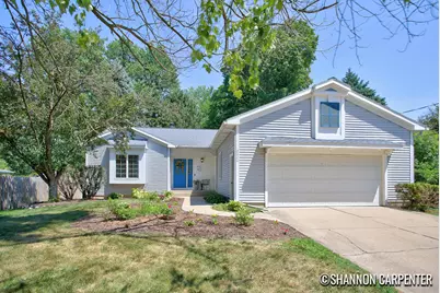 2620 Riverside Drive NE, Grand Rapids, MI 49505 - Photo 1