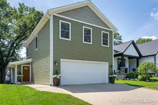 7353 Davies Dr NE, Rockford, MI 49341 - Photo 5