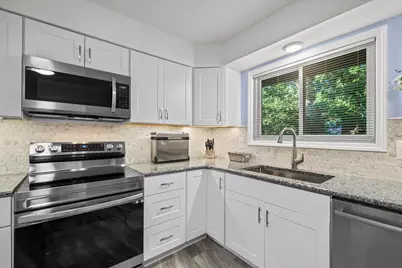 1609 Glastonbury Road, Ann Arbor, MI 48103 - Photo 7