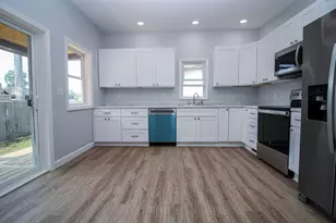 112 N Andrews St, Three Rivers, MI 49093 - Photo 9
